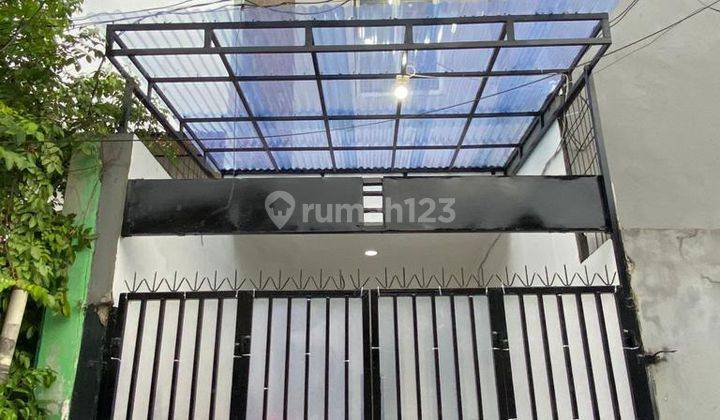  Rumah 3 Lantai Unfurnished Baru SHM - Sertifikat Hak Milik di Jalan waru, Cengkareng 1