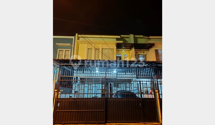 Rumah Nyaman 2,5 Lantai di Taman Jaya Poris, Tangerang Rumah Nyaman 2,5 Lantai di Taman Jaya Poris, Tangerang