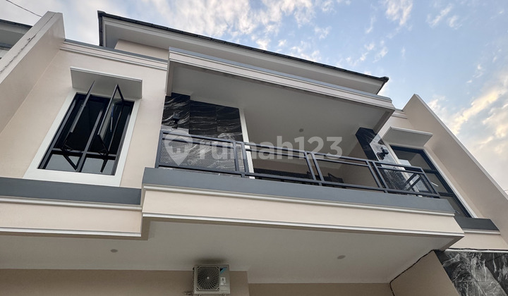 Rumah Brand New 2 Lantai di Villa Melati Mas, Tangerang Selatan 2