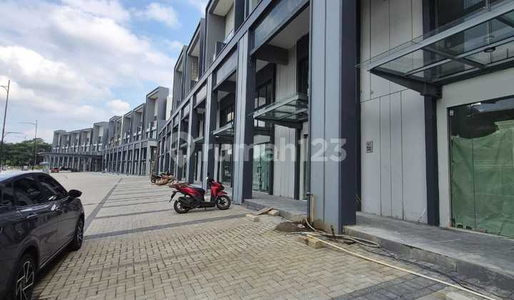 Ruko Hudson Studio Loft Hadap Jalan Raya di Gading Serpong Tangerang