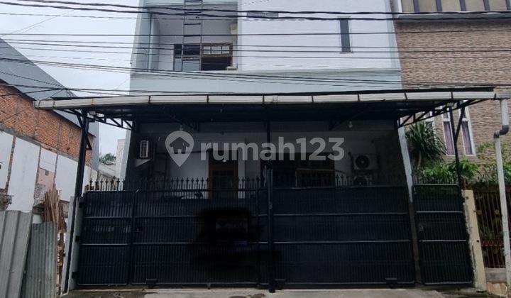 Rumah Greenville Tomang 3lantai Jual Cepat