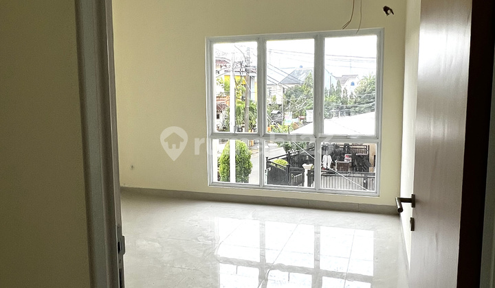 Rumah Brand New 2 Lantai di Gading Serpong, Tangerang 2