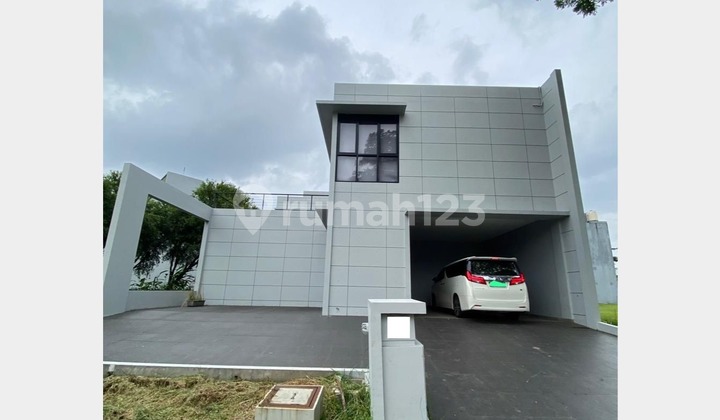 Beautiful House Lake View The Spring Scarlet Gading Serpong, Tangerang Beautiful House Lake View The Spring Scarlet Gading Serpong, Tangerang