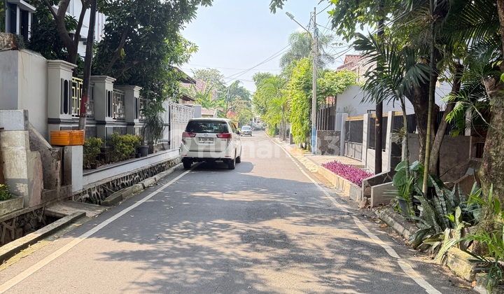 For Sale: Land-Priced House in Cempaka Putih, Land Area 540, Strategic Location, SHM (Freehold Title) 2