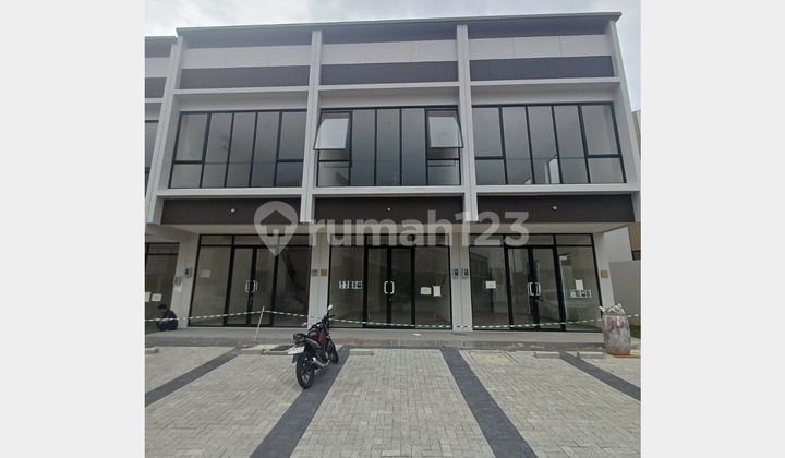 Ruko Sorrento Grande East Gandeng 3 di Gading Serpong, Tangerang