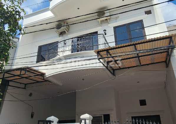 Nice House on Jl. Agung Barat, Sunter Agung, Subdistrict of Tanjung Priok, North Jakarta, Special Capital Region of Jakarta, Sunter. Tidy, Ready to Occupied with SHM (Certificate of Ownership).