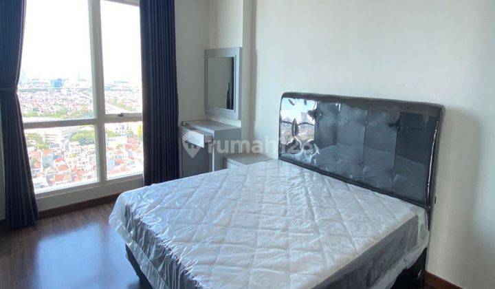  Apartemen The Kensington Royal Suites 3 Kamar Tidur Furnished Bagus 2