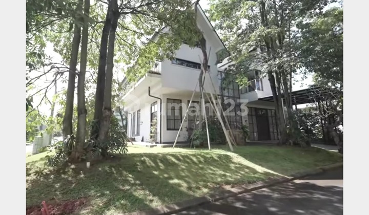 Rumah Cantik Asri Artistik Hoek di Aristoteles Gading Serpong, Tangerang 1