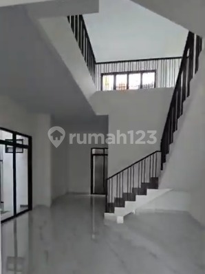 Dijual Rumah Baru 2 Lantai di Taman Villa Meruya, Jakarta Barat