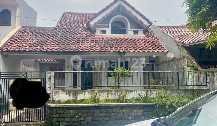 Dijual Rumah Tua Hitung Tanah Anggrek Loka Bsd 