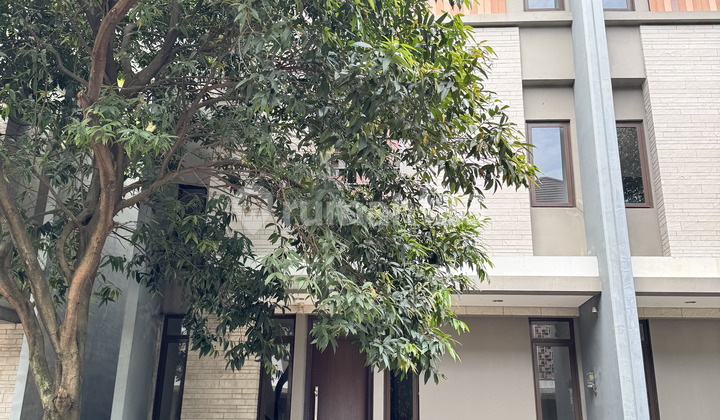 Rumah Bagus di Regentown Dekat Ice BSD, Tangerang Selatan Rumah Bagus di Regentown Dekat Ice BSD, Tangerang Selatan