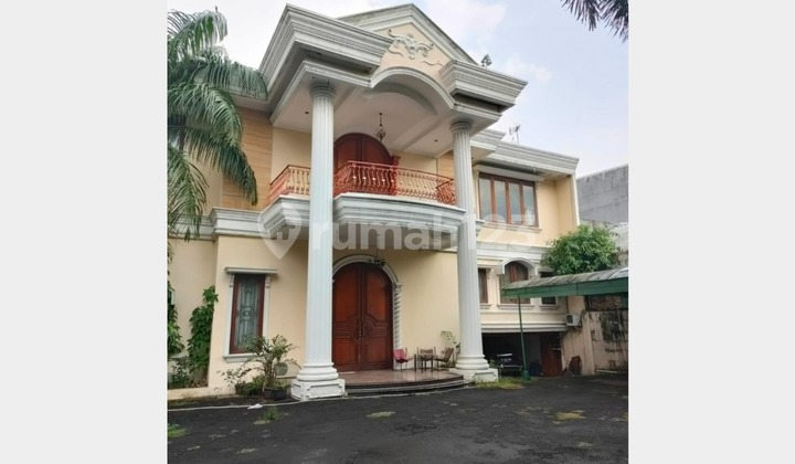 Dijual Rumah Mewah Parkir Luas di Jalan Raya Pasar Minggu, Jakarta Selatan