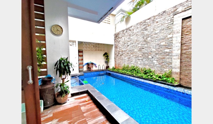 For Sale, Ready-to-Live House with Swimming Pool at Ki Mangunsarkoro, Menteng, Central Jakarta
