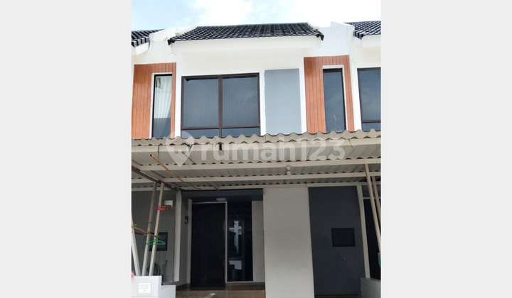 2-Story Semi-Furnished House in Metland Puri, West Jakarta