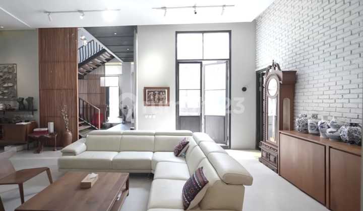 Rumah Cantik Asri Artistik Hoek di Aristoteles Gading Serpong, Tangerang 2