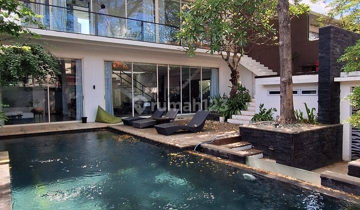 Disewakan Villa Seminyak Dekat Pantai 2