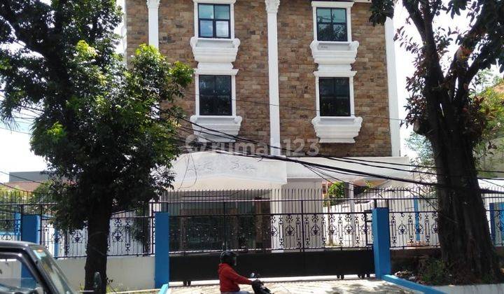 Dijual Gedung Jakarta Barat 1