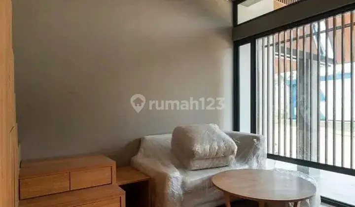 Rumah 2 Lantai Furnished di Cluster Fleekhauz Greenwich,tangerang 2