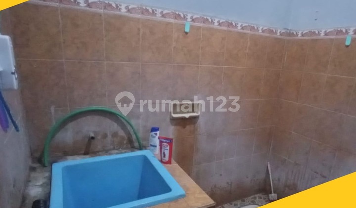 Rumah Dekat Pemandian Air Panas Cipanas di Tarogong Kidul, Garut 12