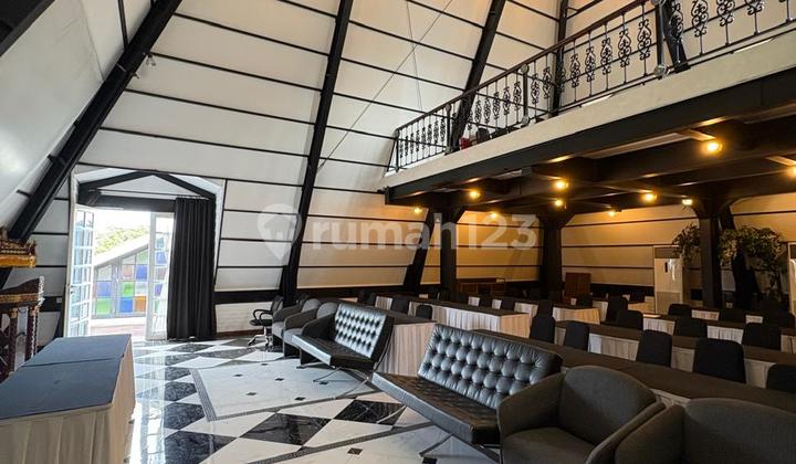 Gedung Kantor Mewah 3 Lantai , Ada Basement dan Rooftop Dekat Renon