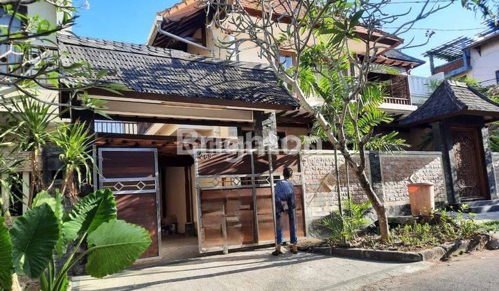 LARGE AND COMFORTABLE 2-STOREY VILLA IN MUMBUL NUSA DUA 1