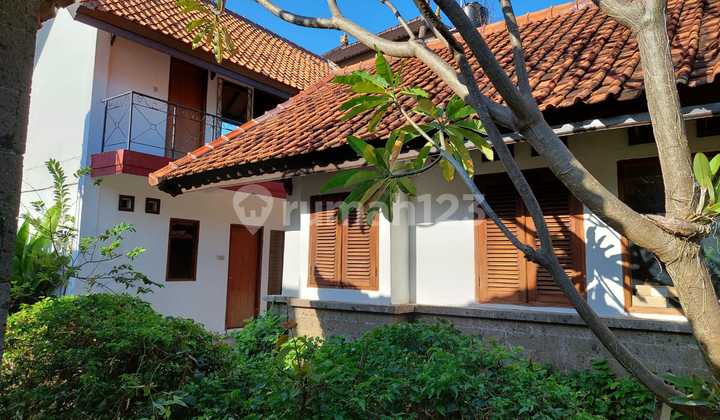 Rumah Luas Dan Strategis Di Dekat Renon 2