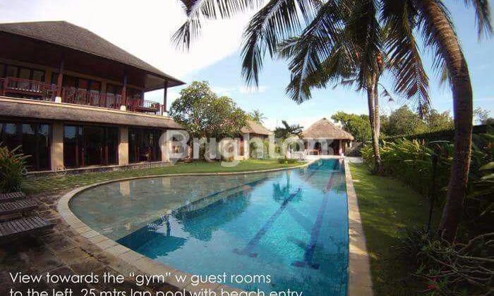 LUXURY VILLA 8BR PERERENAN BEACH WALKING DISTANCE