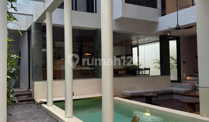 Villa Exclusif Combination Bali And Western Interior Design Villa, Sale For Freehold Or Leasehold In Centre Of Canggu