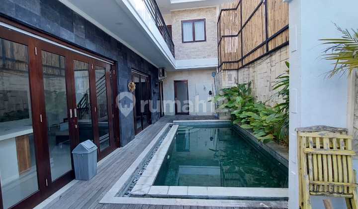 Villa Nyaman 3 Kamar Tidur Di Kawasan Strategis Seminyak