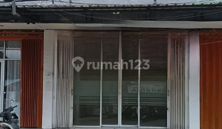 Spacious Roadside Store Ready for Operation in Padonan Spacious Roadside Store Ready for Operation in Padonan