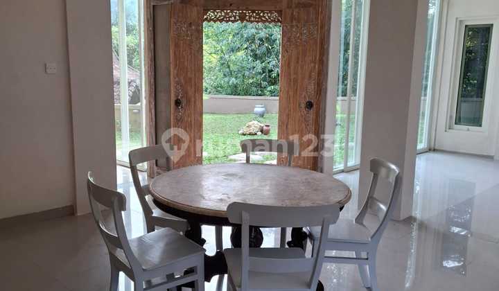 Luxurious 4-Bedroom House 305m² in North Denpasar 2