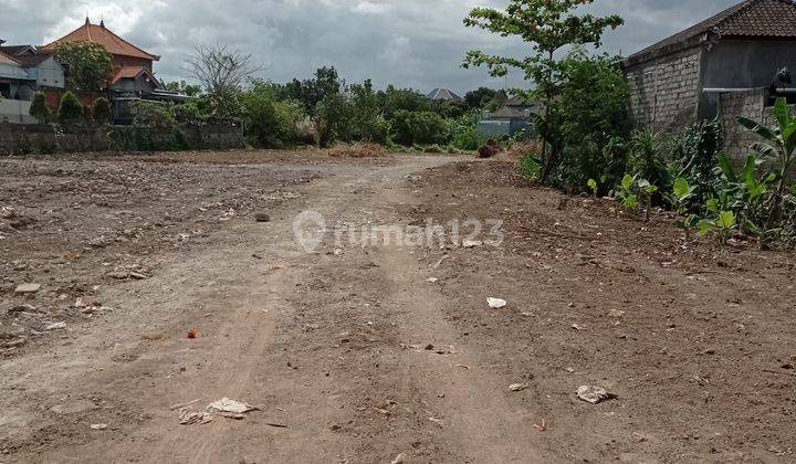 Plot of land ready to be built on West Denpasar Bajataki Street  1