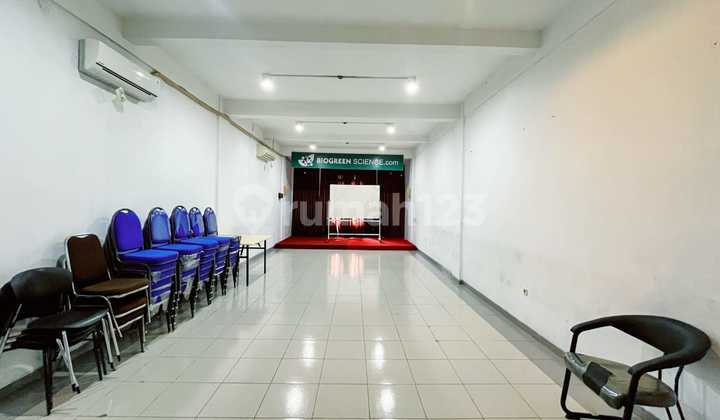 Premium 3-Story Shop-House in a Strategic Location in Renon, Denpasar 1