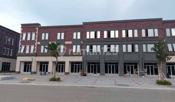 Ruko Pik2 Boston 4,5x15m2 Hadap Jalan Raya, Parkir Luas Siap Pakai Ruko Pik2 Boston 4,5x15m2 Hadap Jalan Raya, Parkir Luas Siap Pakai