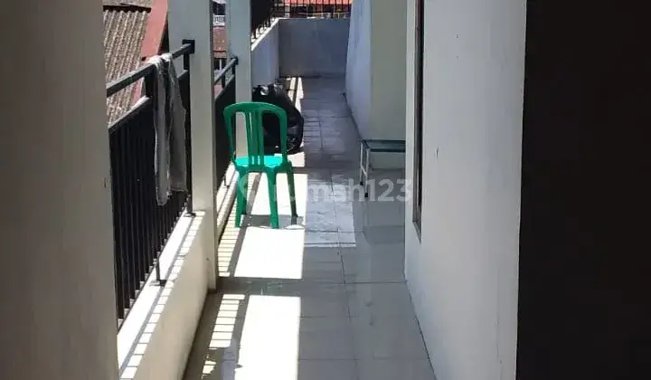 Jual Rumah 2 Lantai SHM Bagus di Jalan Kawi 3