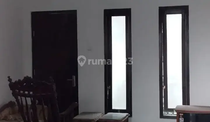 Jual Rumah 2 Lantai SHM Bagus di Jalan Kawi 4