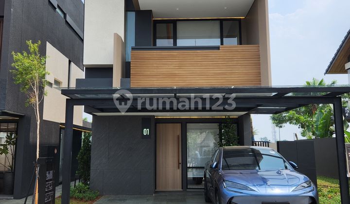 Rumah 3 Lantai Modern Minimalis Dengan Courtyard Dan Harga Super Menarik Rumah 3 Lantai Modern Minimalis Dengan Courtyard Dan Harga Super Menarik
