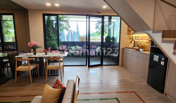 Rumah 3 Lantai Desain Modern Minimalis Harga Ekonomis.di Kawasan Serpong 2