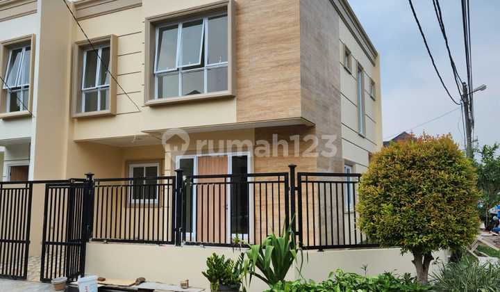 Rumah Baru Jadi Siap Huni.posisi Hook Di Gading Serpong