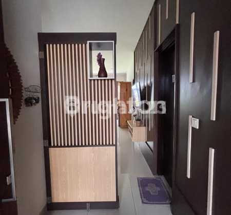 Quick Sale!!! Neat Move-in Ready House near Modernland Airport Tangerang 2