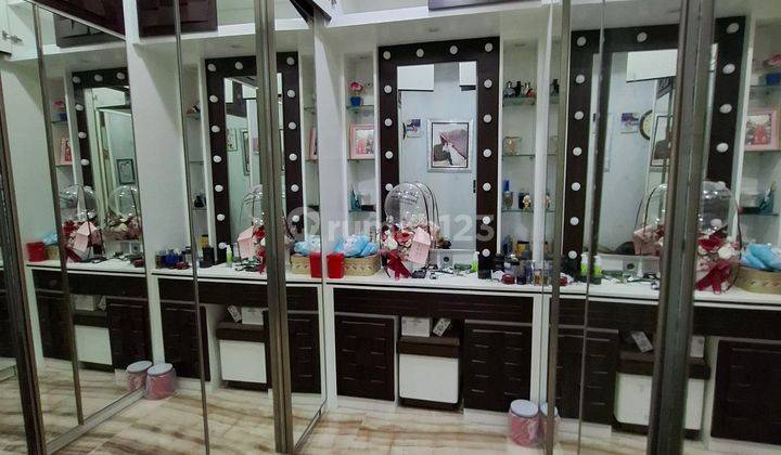 Rumah Golf Lake Residence Kapuk dekat Dgn PIK Kondisi Bagus 