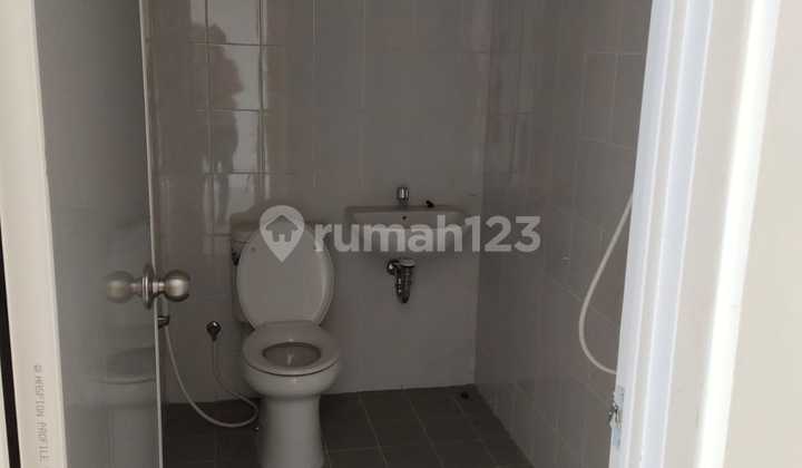 di Jual 2 Brs+ Kosongan Apartemen Gunawangsa Merr Dengan View Esklusive  5