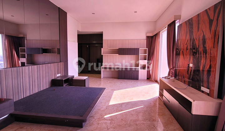 Dijual rumah mewah tapi murah, 2 lantai free view kota Semarang. Bukit Wahid Semarang 2