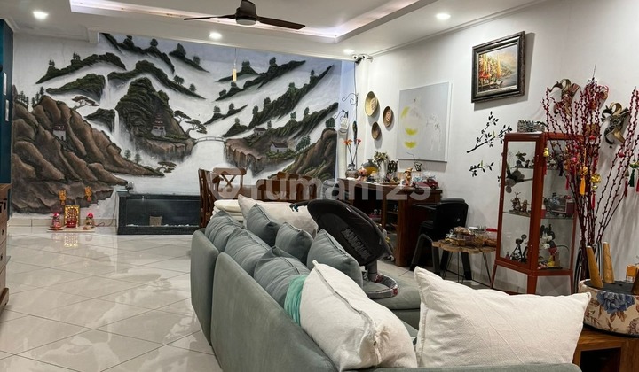 RUMAH TAMAN RATU EUROPE STYLE WITH PREMIUM MATERIAL JAKARTA BARAT RUMAH TAMAN RATU EUROPE STYLE WITH PREMIUM MATERIAL JAKARTA BARAT