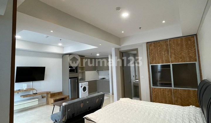 Gold Coast 1 BR Renovated Studio Apartment Fully Furnished Low Floor