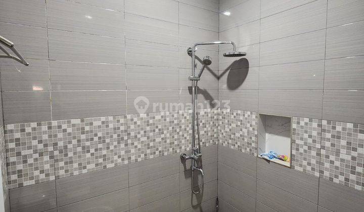 Rumah di Muara Karang , Jakarta Utara  3 Lantai 4bed