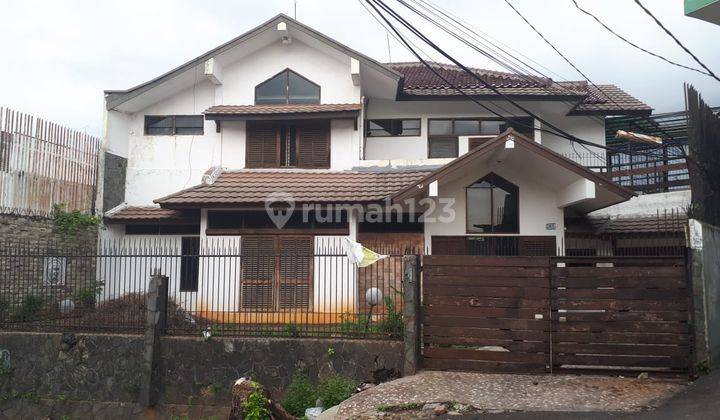 Disewakan Rumah Kebon Jeruk 4+1 Bed Semi Furnished, Lt 342m 2 Lt 1