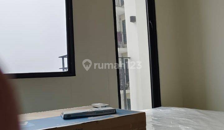 kamar tidur osaka riverview apartment pik2 studio