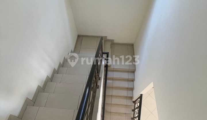 Rumah Uk 12x23m Unfurnished 5+1 KT Bebas Banjir Johar Golf Pik  2