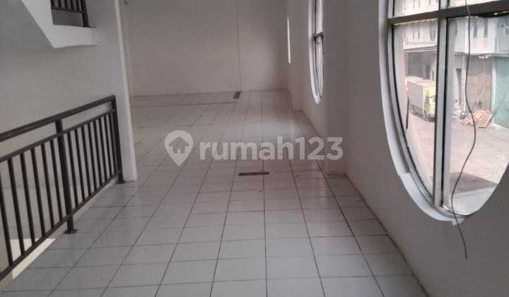 FOR RENT 2 ADJOINING WAREHOUSES ELANG LAUT PIK WITH A 3-STORY NEAT OFFICE